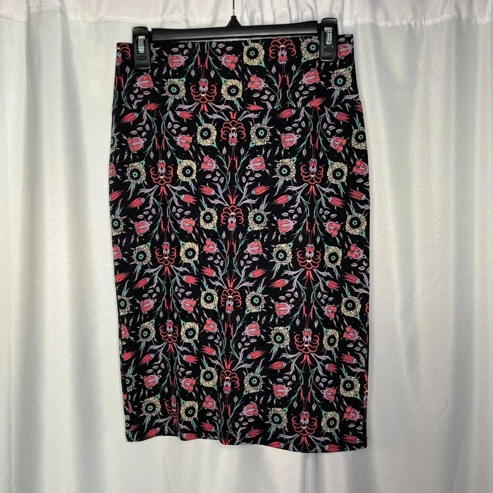 LuLaRoe Cassie floral pattern pencil skirt - size Small